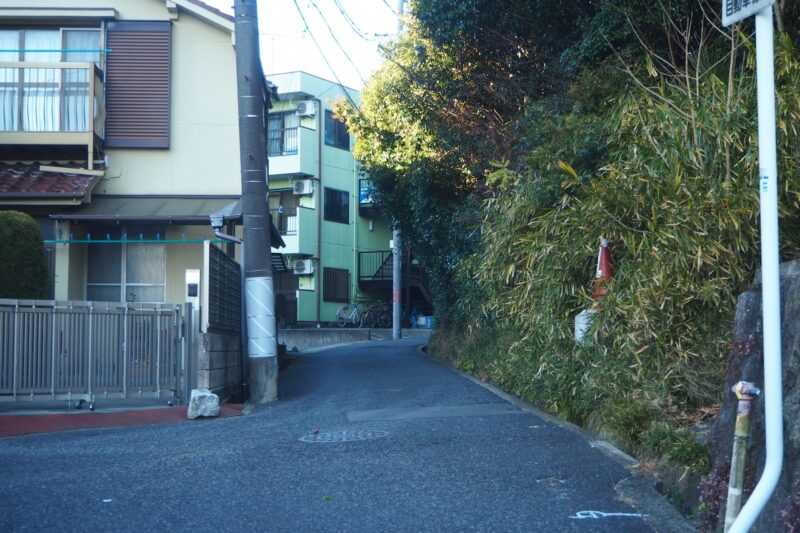 家の前の道路が共有かどうかや自己の持分がどれだけかを調べる方法